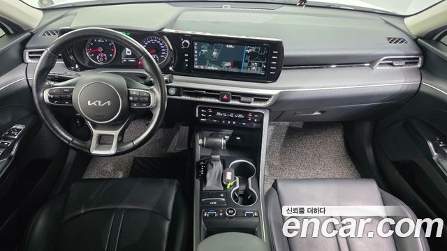 Kia K5 2023 — photo 10