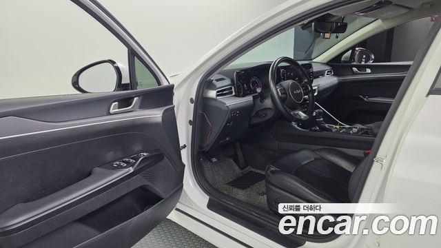 Kia K5 2023 — photo 13