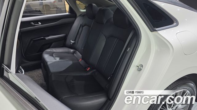 Kia K5 2023 — photo 18