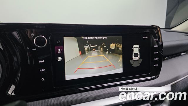 Kia K5 2023 — photo 21