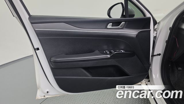 Kia K5 2023 — photo 14