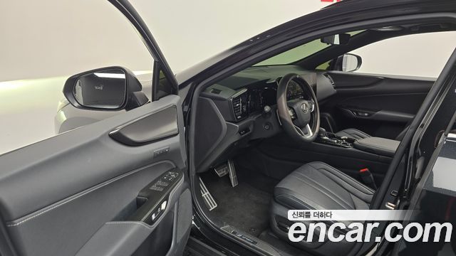 Lexus NX 2024 — photo 10