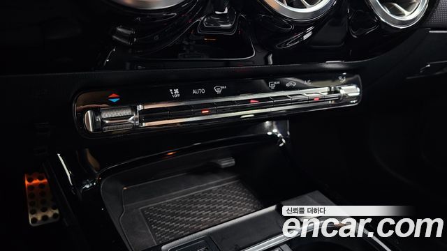 Mercedes-Benz CLA-Class 2021 — photo 31
