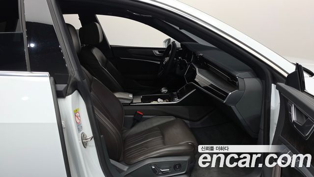 Audi A7 2020 — photo 11