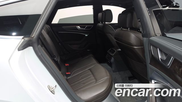 Audi A7 2020 — photo 12
