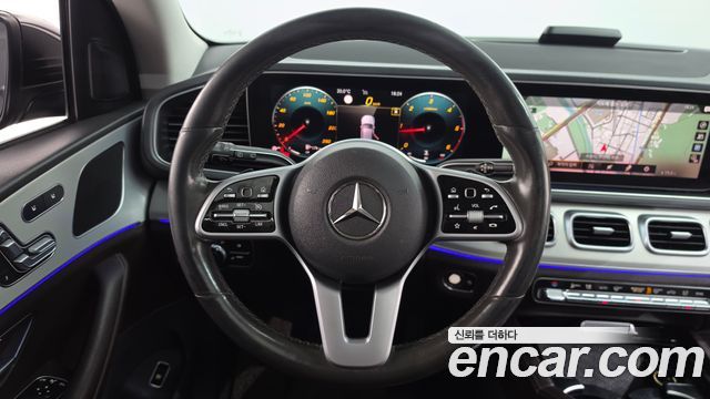 Mercedes-Benz GLE-Class 2020 — photo 13