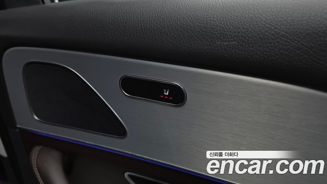 Mercedes-Benz GLE-Class 2020 — photo 19