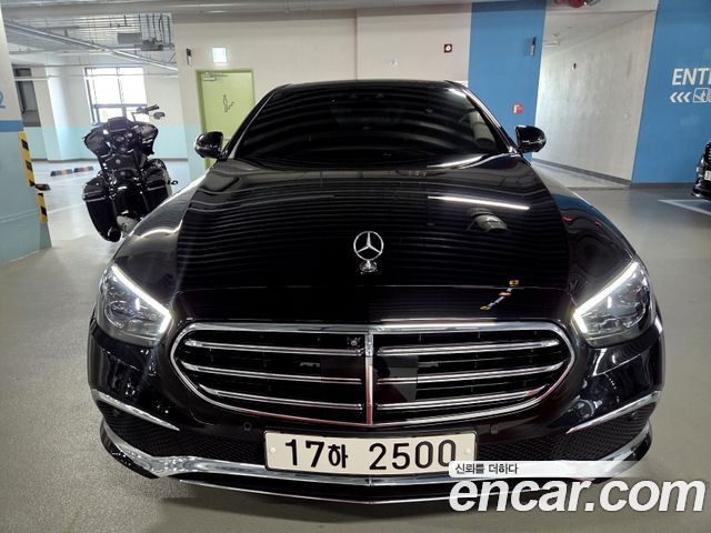 Mercedes-Benz E-Class 2023 — photo 1