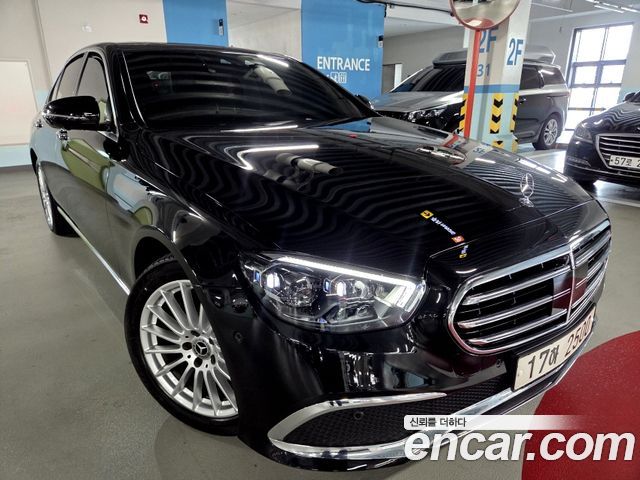 Mercedes-Benz E-Class 2023 — photo 2