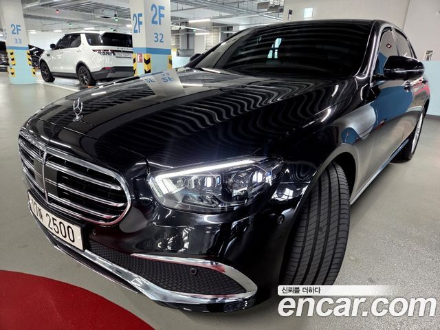 Mercedes-Benz E-Class 2023 — photo 3