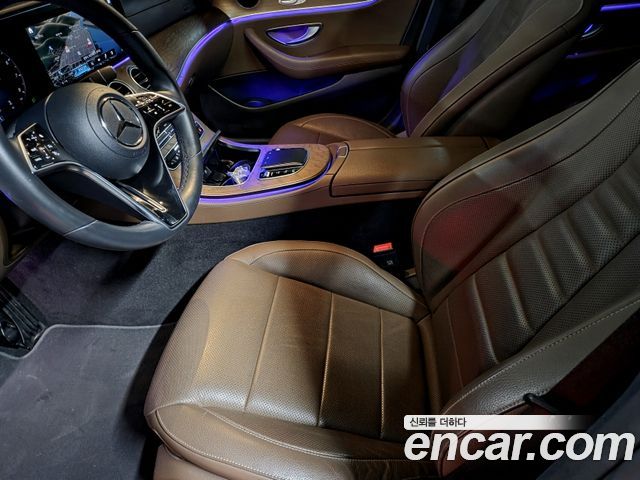 Mercedes-Benz E-Class 2023 — photo 15