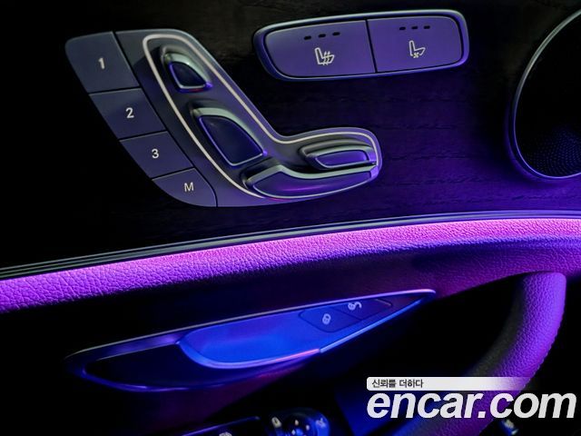 Mercedes-Benz E-Class 2023 — photo 18