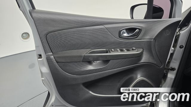 Renault Korea QM3 2015 — photo 14