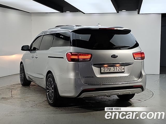 Kia Canival 2015 — photo 3