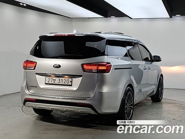 Kia Canival 2015 — photo 4