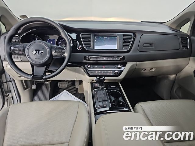 Kia Canival 2015 — photo 5