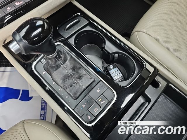 Kia Canival 2015 — photo 9