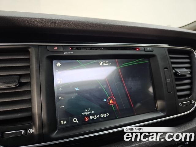 Kia Canival 2015 — photo 14