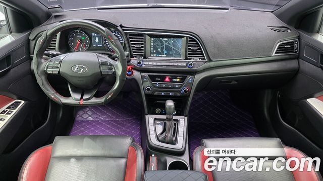 Hyundai AVANTE 2017 — photo 10