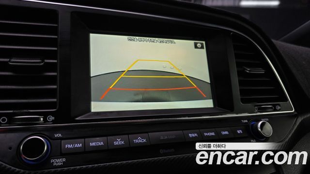 Hyundai AVANTE 2017 — photo 23