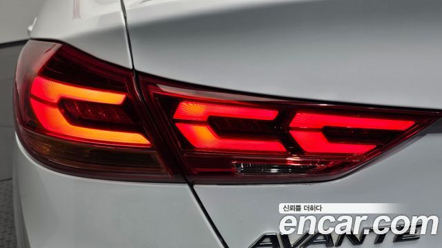 Hyundai AVANTE 2017 — photo 9