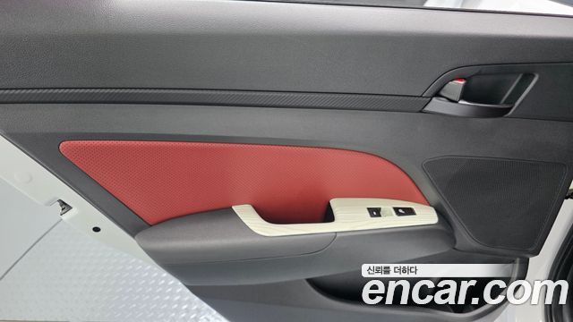 Hyundai AVANTE 2017 — photo 15