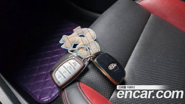 Hyundai AVANTE 2017 — photo 31