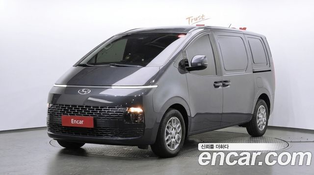 Hyundai Staria 2022 — photo 1