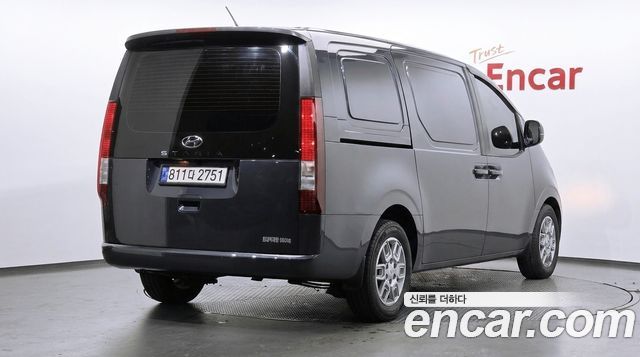 Hyundai Staria 2022 — photo 2