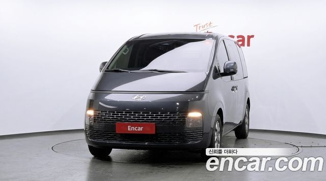 Hyundai Staria 2022 — photo 3