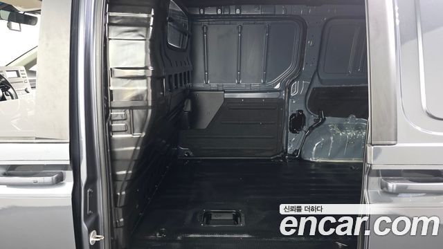 Hyundai Staria 2022 — photo 11