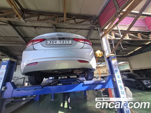 Hyundai AVANTE 2012 — photo 2