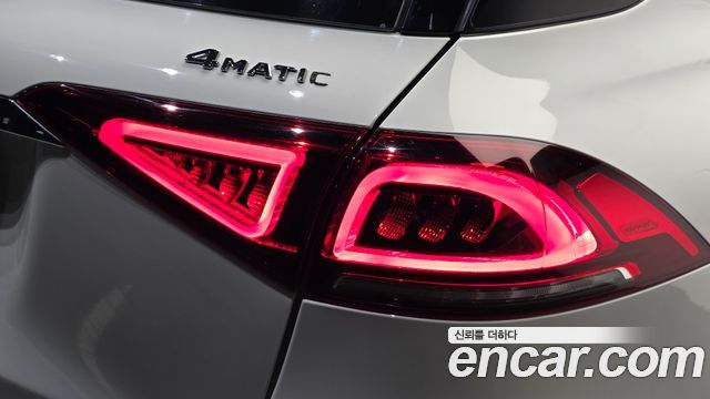 Mercedes-Benz GLE-Class 2019 — photo 9
