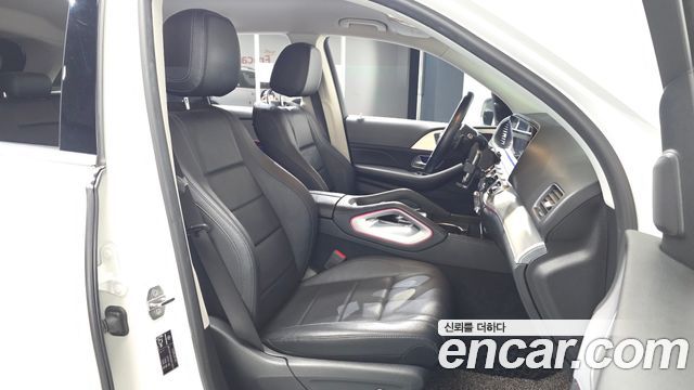 Mercedes-Benz GLE-Class 2019 — photo 16