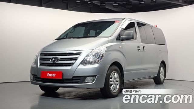 Hyundai Starex 2018 — photo 1