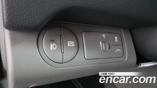 Hyundai Starex 2018 — photo 12