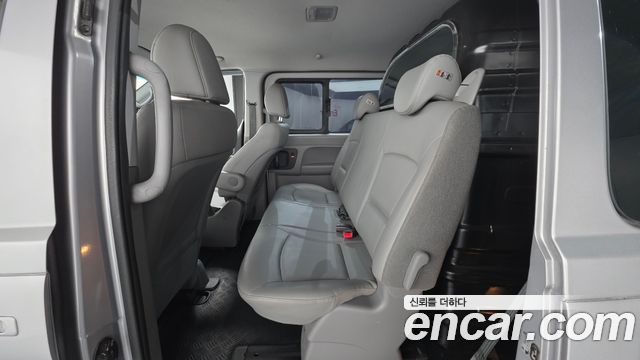Hyundai Starex 2018 — photo 17