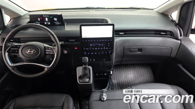 Hyundai Staria 2025 — photo 7