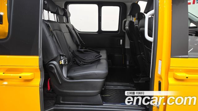 Hyundai Staria 2025 — photo 12