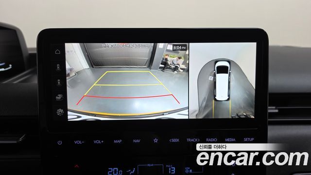 Hyundai Staria 2025 — photo 15