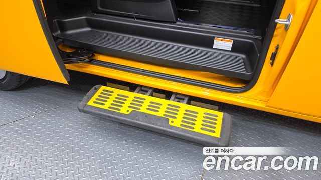 Hyundai Staria 2025 — photo 20