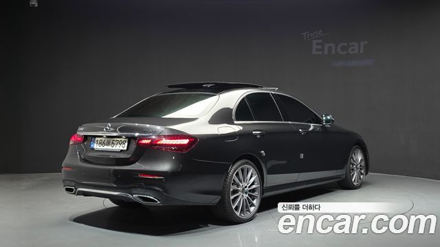 Mercedes-Benz E-Class 2021 — photo 2