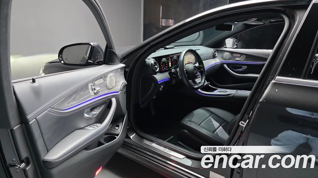 Mercedes-Benz E-Class 2021 — photo 13