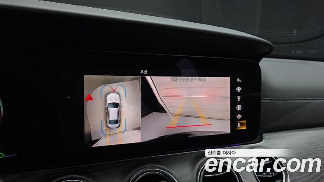 Mercedes-Benz E-Class 2021 — photo 21