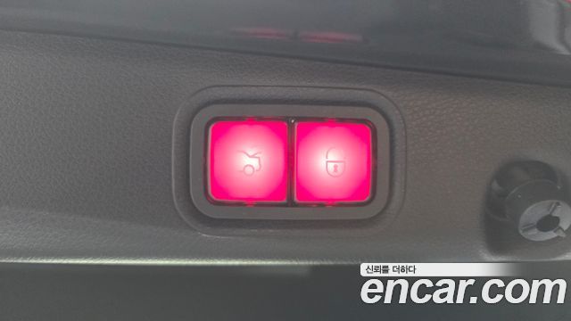 Mercedes-Benz E-Class 2021 — photo 22