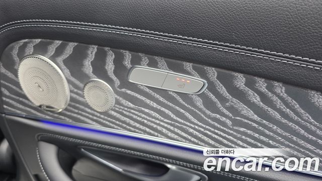 Mercedes-Benz E-Class 2021 — photo 24