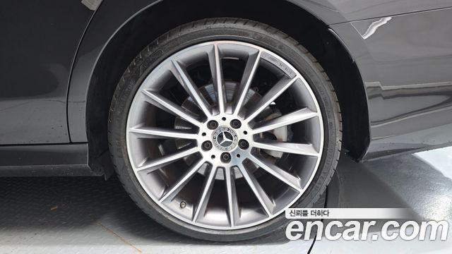 Mercedes-Benz E-Class 2021 — photo 7