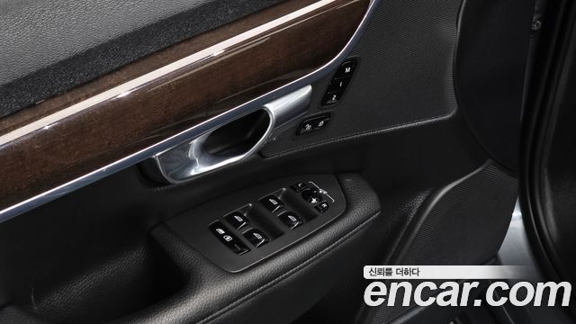 Volvo S90 2018 — photo 16