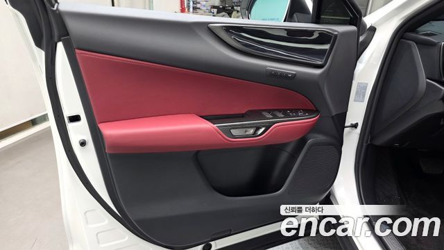 Lexus NX 2025 — photo 14