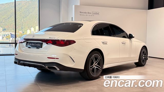 Mercedes-Benz E-Class 2026 — photo 4